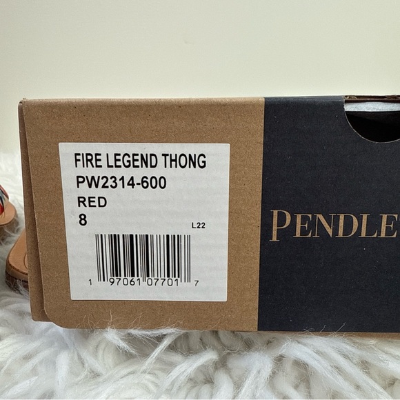Pendleton Fire Legend Leather And Fabric Southwest Print Thong Sandals 8 NWB! - Picture 7 of 7